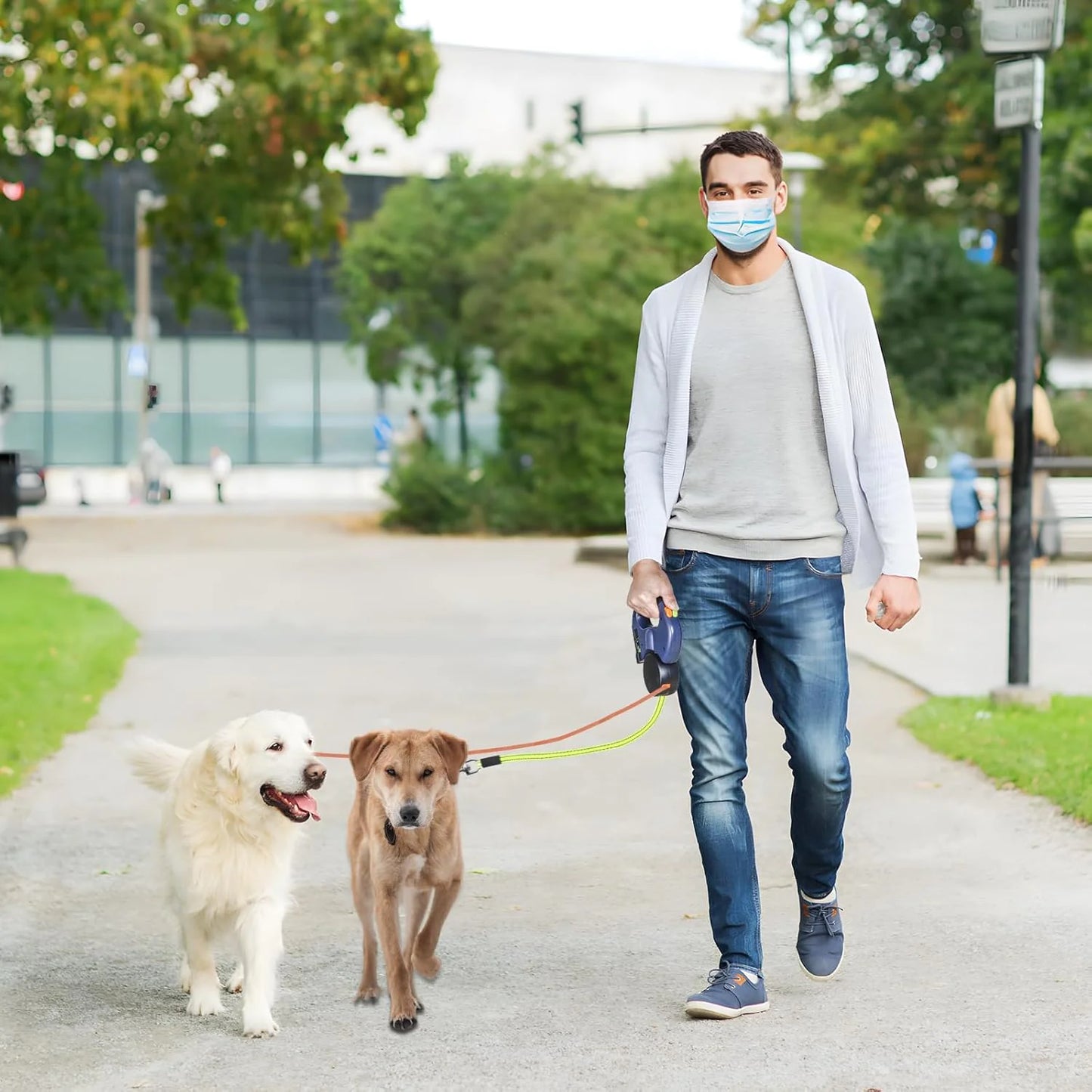 Dual Retractable Dog Leash – 360° Swivel & Reflective